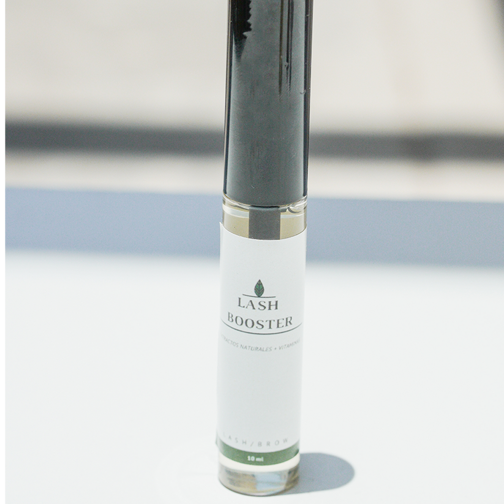 Serum alargador de pestañas con vitaminas. Lash Booster
